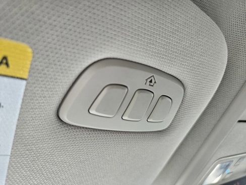 Used 2022 Ford Explorer Platinum w/ Equipment Group 601A image 17