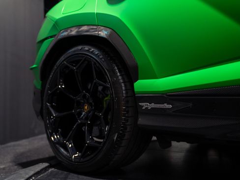 Used 2023 Lamborghini Urus Performante AWD/4WD image 31