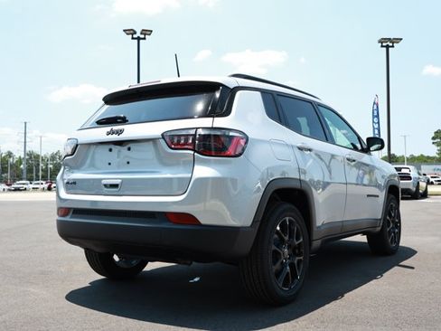 New 2026 Jeep Compass Latitude AWD/4WD image 6