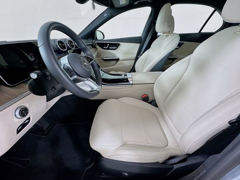 Used 2025 Mercedes-Benz C 300 Sedan image 21