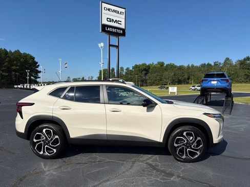 New 2026 Chevrolet Trax RS w/ Driver Confidence Package FWD image 2