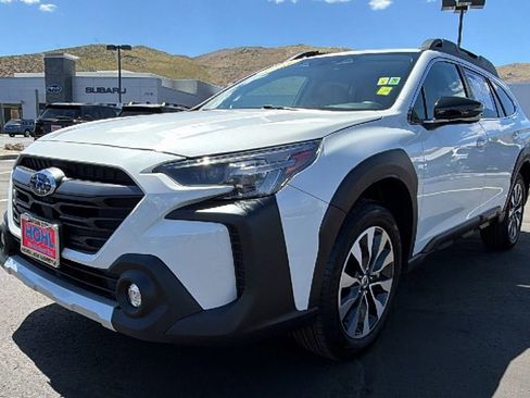 Used 2023 Subaru Outback Limited AWD/4WD image 7