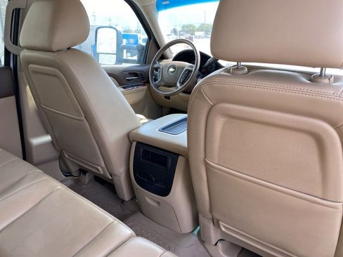 Used 2013 Chevrolet Silverado 2500 LTZ w/ LTZ Plus Package image 29