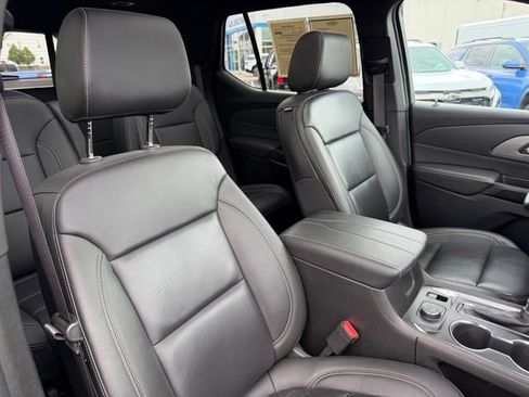 Certified 2023 Chevrolet Traverse LT w/ LT Premium Package AWD/4WD image 14