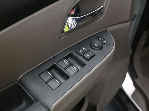 Used 2015 Honda Odyssey LX image 12