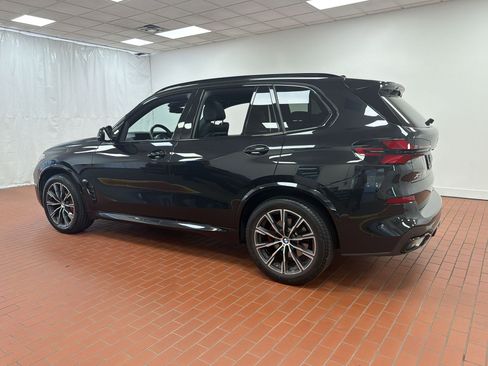 Used 2024 BMW X5 xDrive40i w/ M Sport Package image 3