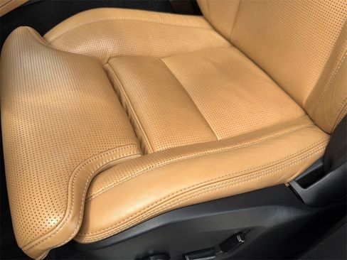 Used 2019 Volvo XC90 T8 Inscription w/ Luxury Package image 16