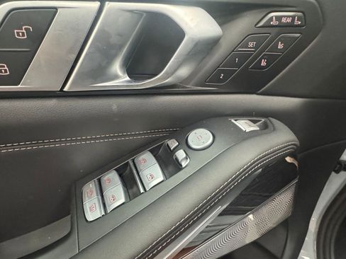 Certified 2025 BMW X7 M60i image 12