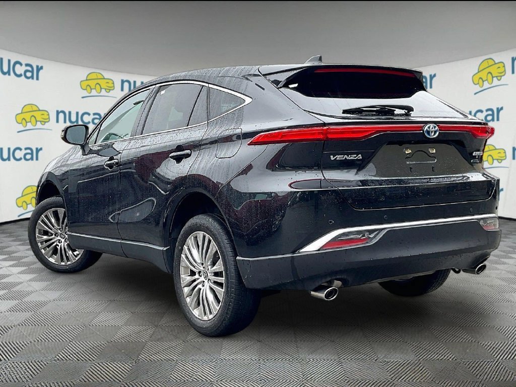 Used 2023 Toyota Venza Limited AWD/4WD image 4