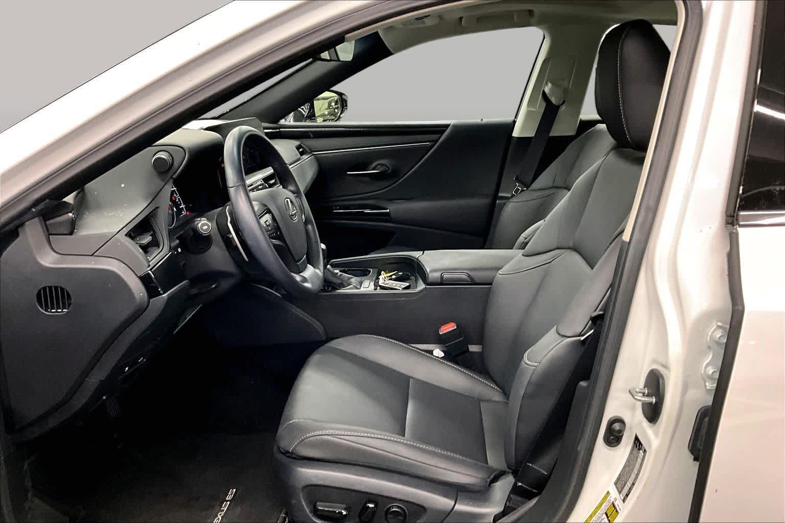 Used 2025 Lexus ES 350 w/ Accessory Package (Z2) FWD image 7