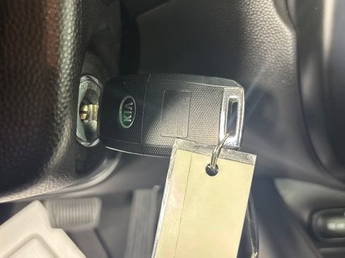 Used 2019 Kia Soul FWD image 16