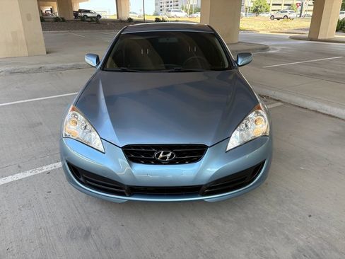 Used 2010 Hyundai Genesis 2.0T RWD image 3