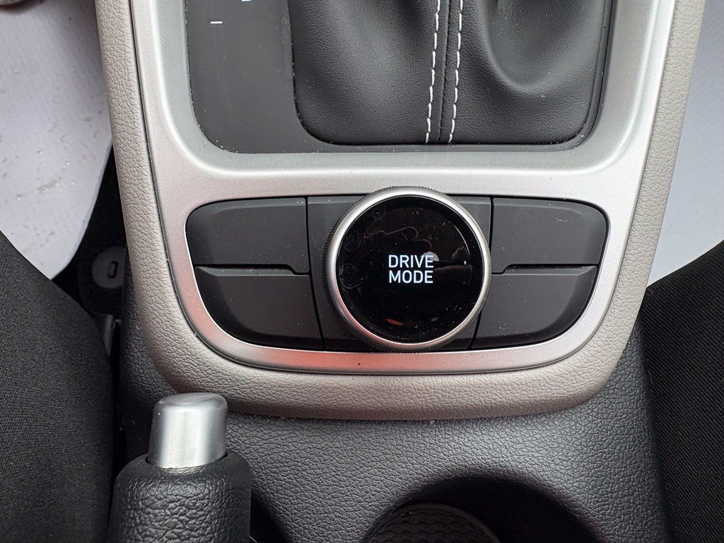 Used 2024 Hyundai Venue SEL FWD image 26