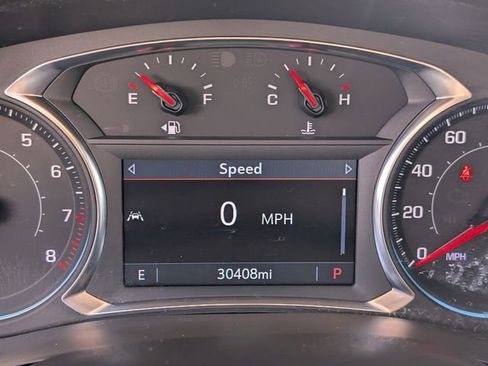 Used 2023 Chevrolet Traverse LT image 32