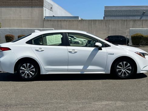 Used 2021 Toyota Corolla LE FWD image 6