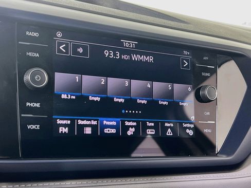 Used 2023 Volkswagen Taos SE image 14