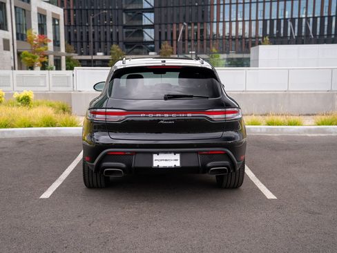 Certified 2026 Porsche Macan AWD/4WD image 7