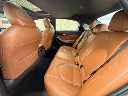Used 2019 Toyota Avalon Limited w/ All Weather Liner Package FWD image 17