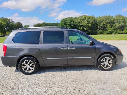 Used 2014 Kia Sedona EX image 26