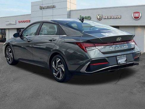 Used 2024 Hyundai Elantra SEL w/ Convenience Package FWD image 5