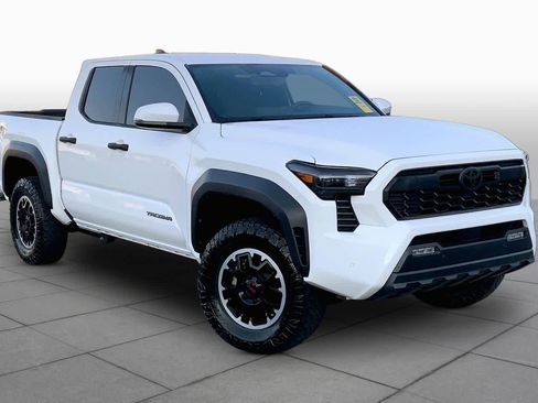 Used 2024 Toyota Tacoma TRD Off-Road w/ TRD Off Road Upgrade Package AWD/4WD image 3