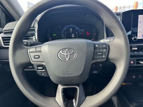 Used 2025 Toyota Camry LE image 27