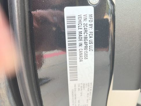 Used 2023 Chrysler Pacifica Touring-L FWD image 35