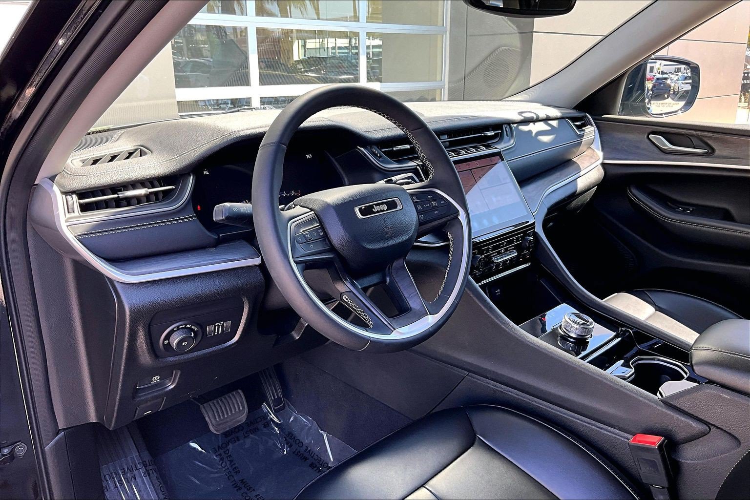 Used 2023 Jeep Grand Cherokee L Limited RWD image 14