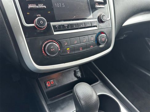Used 2018 Nissan Altima 2.5 S w/ S Convenience Package image 21
