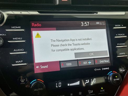 Used 2019 Toyota Camry XSE w/ Carpet Mat Package FWD image 22