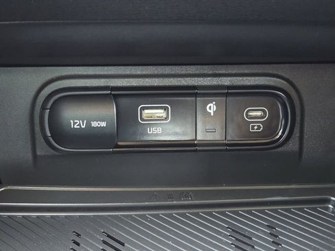Certified 2025 Kia Sportage EX FWD image 22