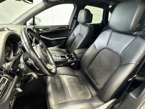Used 2021 Porsche Macan w/ Premium Package AWD/4WD image 21