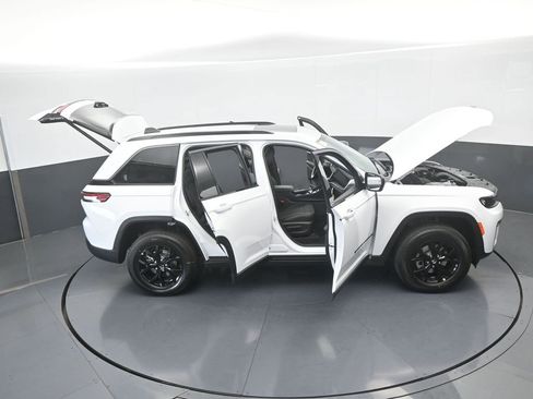 New 2026 Jeep Grand Cherokee Altitude RWD image 65
