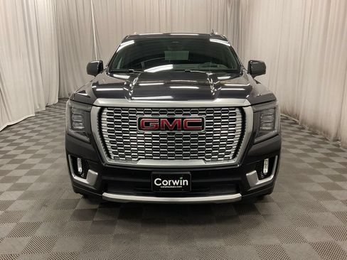 Used 2024 GMC Yukon XL Denali w/ Denali Reserve Package AWD/4WD image 9