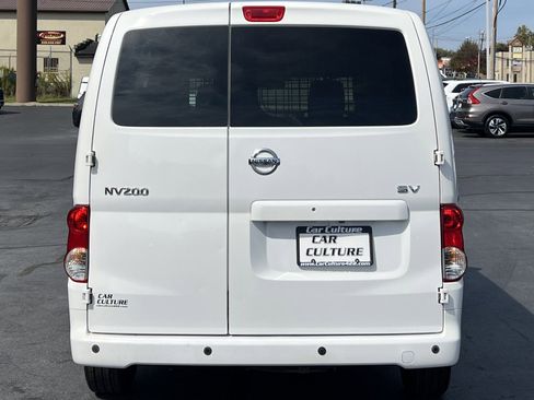 Used 2020 Nissan NV200 SV w/ Sliding Glass Door Package image 29