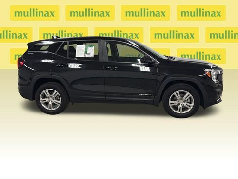 Used 2024 GMC Terrain SLE AWD/4WD image 19