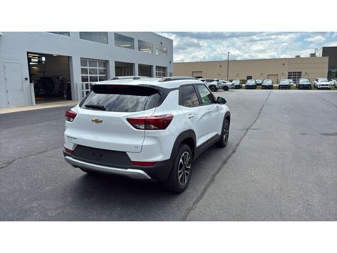 Used 2025 Chevrolet TrailBlazer LT FWD image 6