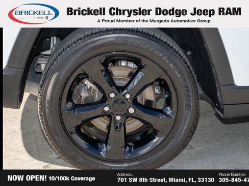 Used 2023 Jeep Grand Cherokee L Laredo image 44