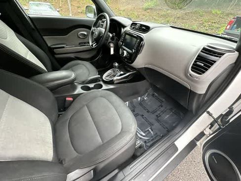 Used 2016 Kia Soul + w/ Audio Package FWD image 20