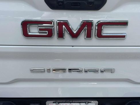 Used 2024 GMC Sierra 2500 AT4 w/ AT4 Premium Plus Package AWD/4WD image 10