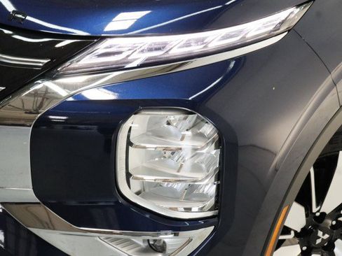 New 2026 Mitsubishi Outlander SE FWD image 2