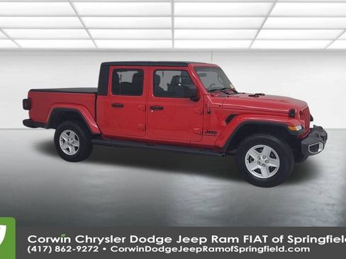 Used 2022 Jeep Gladiator Sport image 2