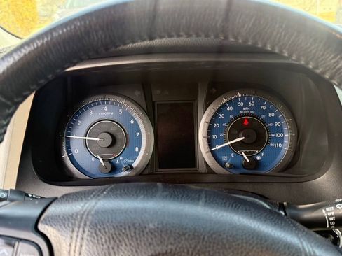 Used 2017 Toyota Sienna XLE image 13