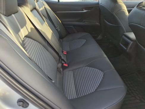 Used 2023 Toyota Camry SE FWD image 18