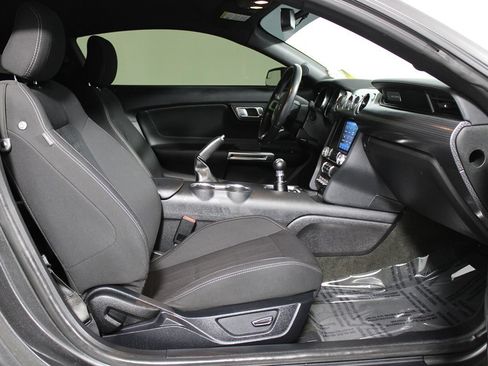 Used 2018 Ford Mustang GT w/ GT Performance Package RWD image 11