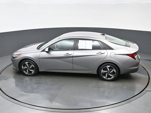 Certified 2023 Hyundai Elantra SEL w/ Convenience Package FWD image 32