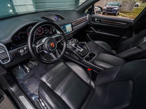Used 2019 Porsche Cayenne image 12