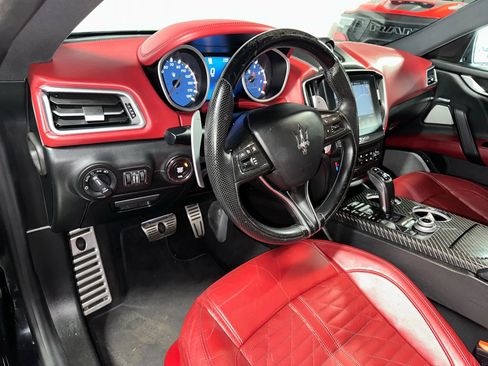 Used 2019 Maserati Ghibli GranSport image 11