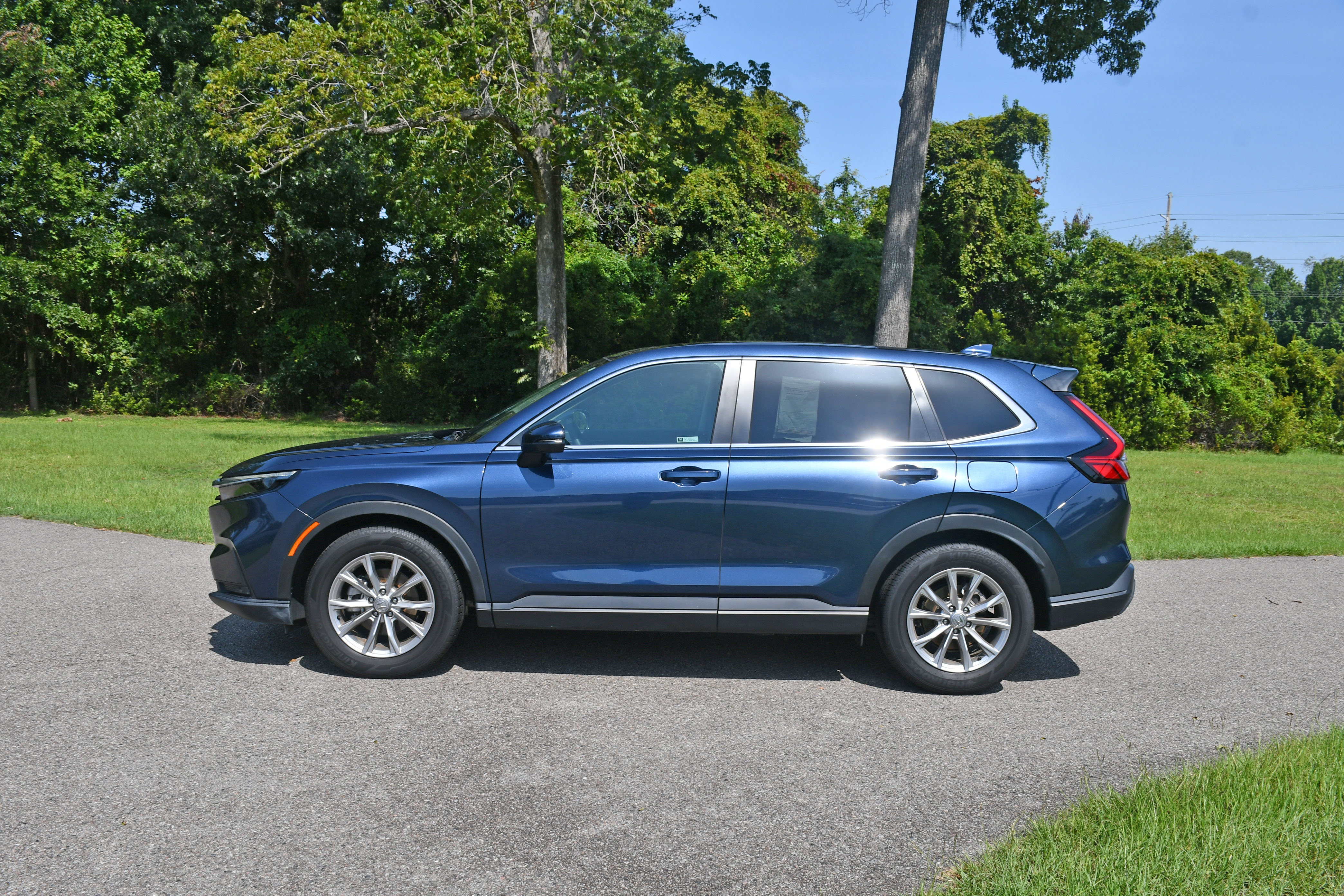 Used 2025 Honda CR-V EX-L image 2