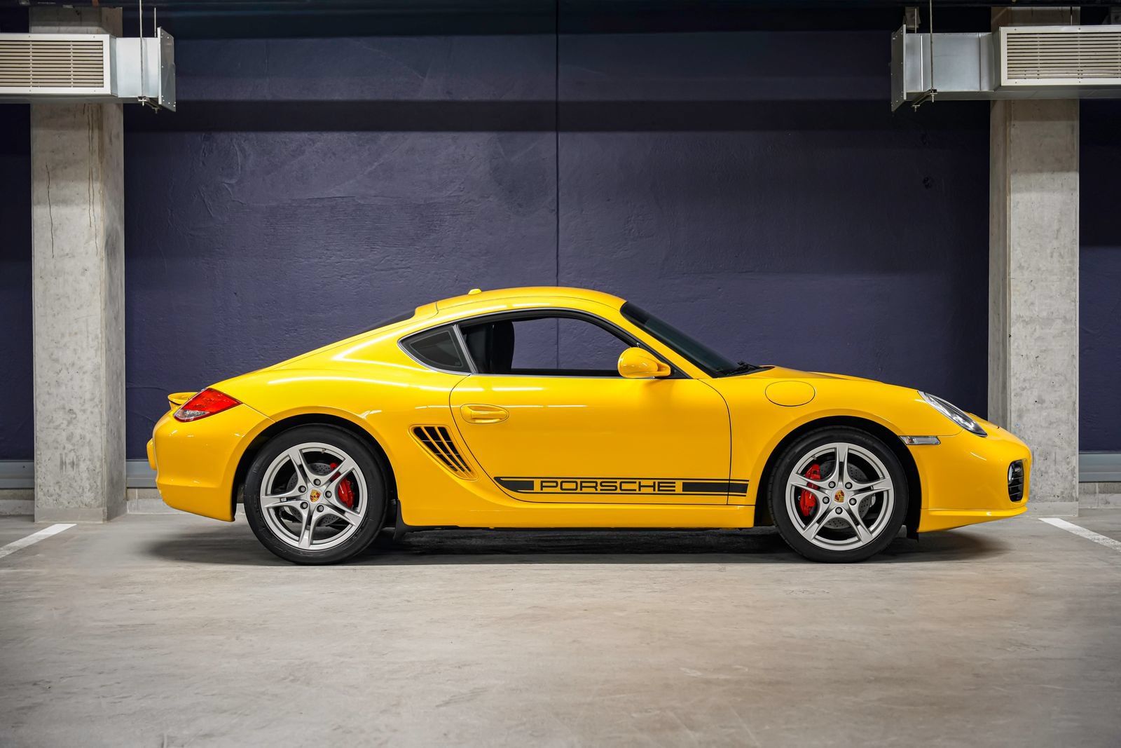 Used 2011 Porsche Cayman S RWD image 2